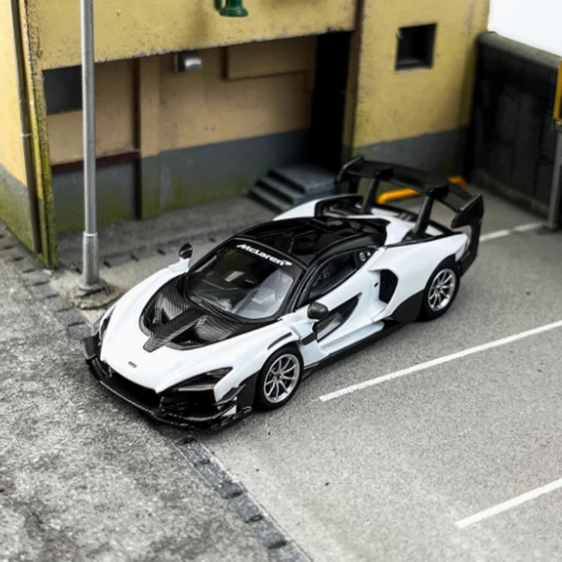 

CM 1:64 Scale Senna GTR Alloy Car Model Static Collection Decorated Holiday Gifts Toys
