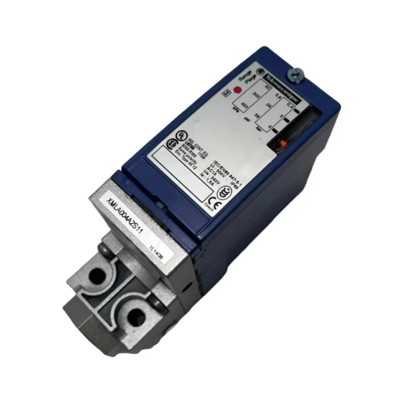 XMLA004A2S11 Pressure Switch 24V DC Industrial Automation Control Sensor 1/4 NPT 0-4 Bar Durable High Performance
