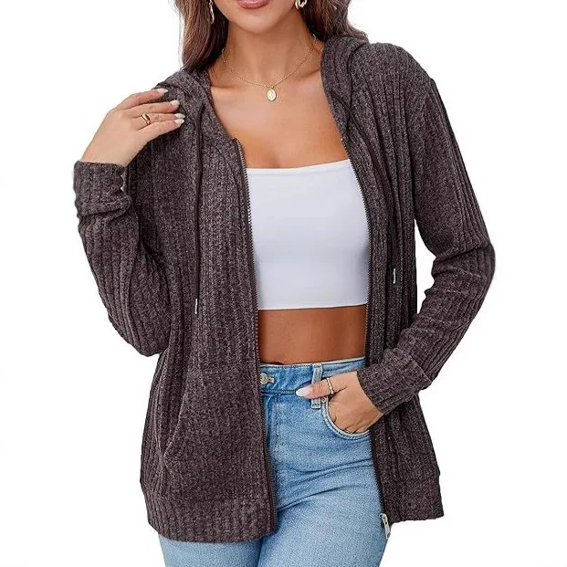 الخريف والشتاء سترة الموضة بأكمام طويلة 2025 المرأة الجديدة مقنعين محبوك حفرة قطاع معطف الفرو للنساء