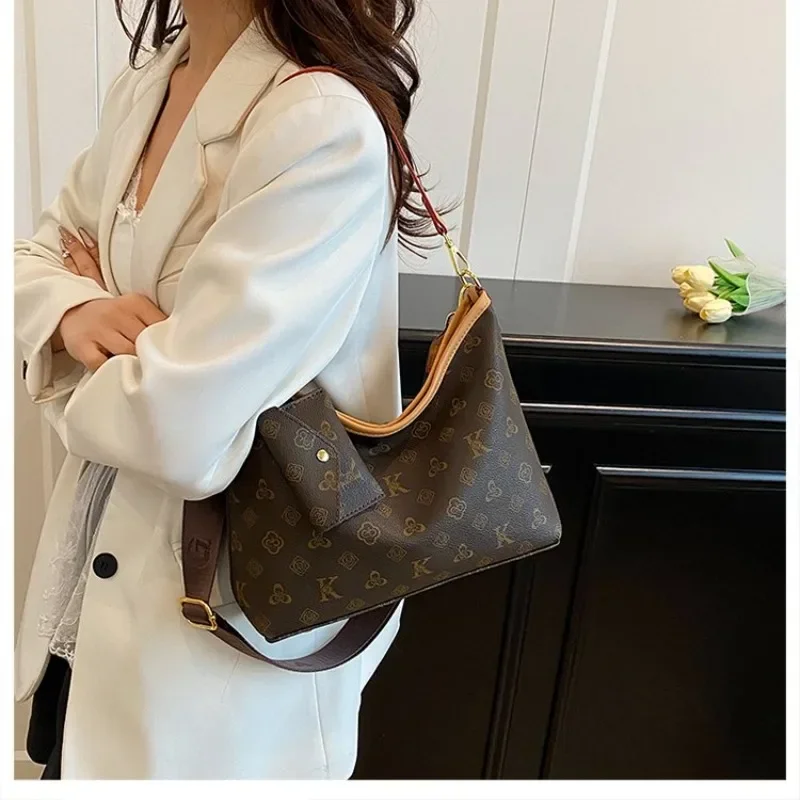 Minimalist High-End Diaper Bag: Elegant Crossbody Handbag For Women With Designer Logo And Large Capacity Vintage Leather Tote