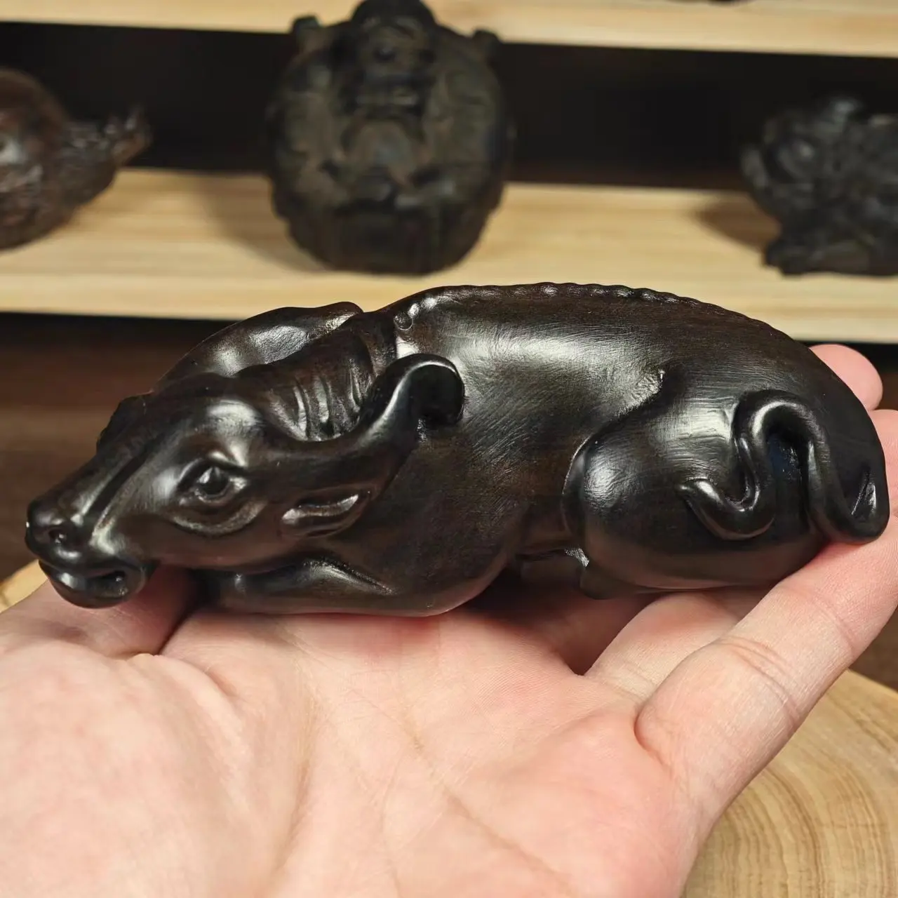 11cm Solid Wood Carving Zodiac Bull Ornament, Hand‑made Pocket Hand Grip, Traditional Chinese Tabletop Display Art Present