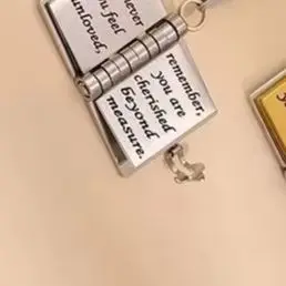 الفولاذ المقاوم للصدأ بلدي ليتل ستار نقش كتاب قلادة قلادة لابنة الحب قابلة للفتح مع 7 صفحات هدية سلسلة سترة المرأة #1