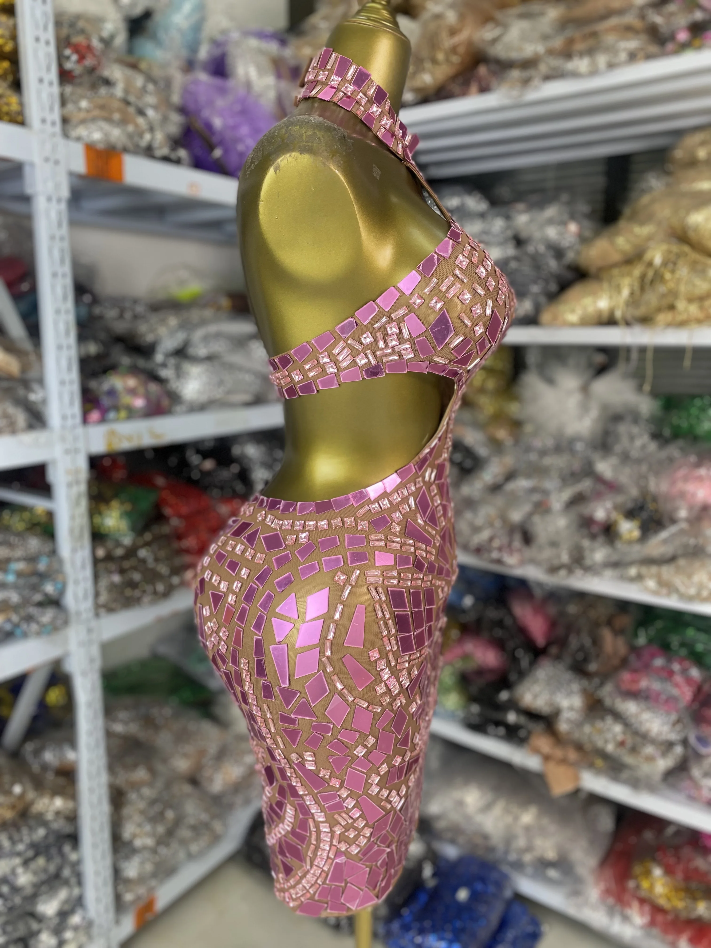 여성 럭셔리 핑크 Y2K 파티 드레스 홀터 백리스 라인스톤 미러 메쉬 컷아웃 바디콘 미니 드레스 이브닝 클럽 DJ 고고 의상