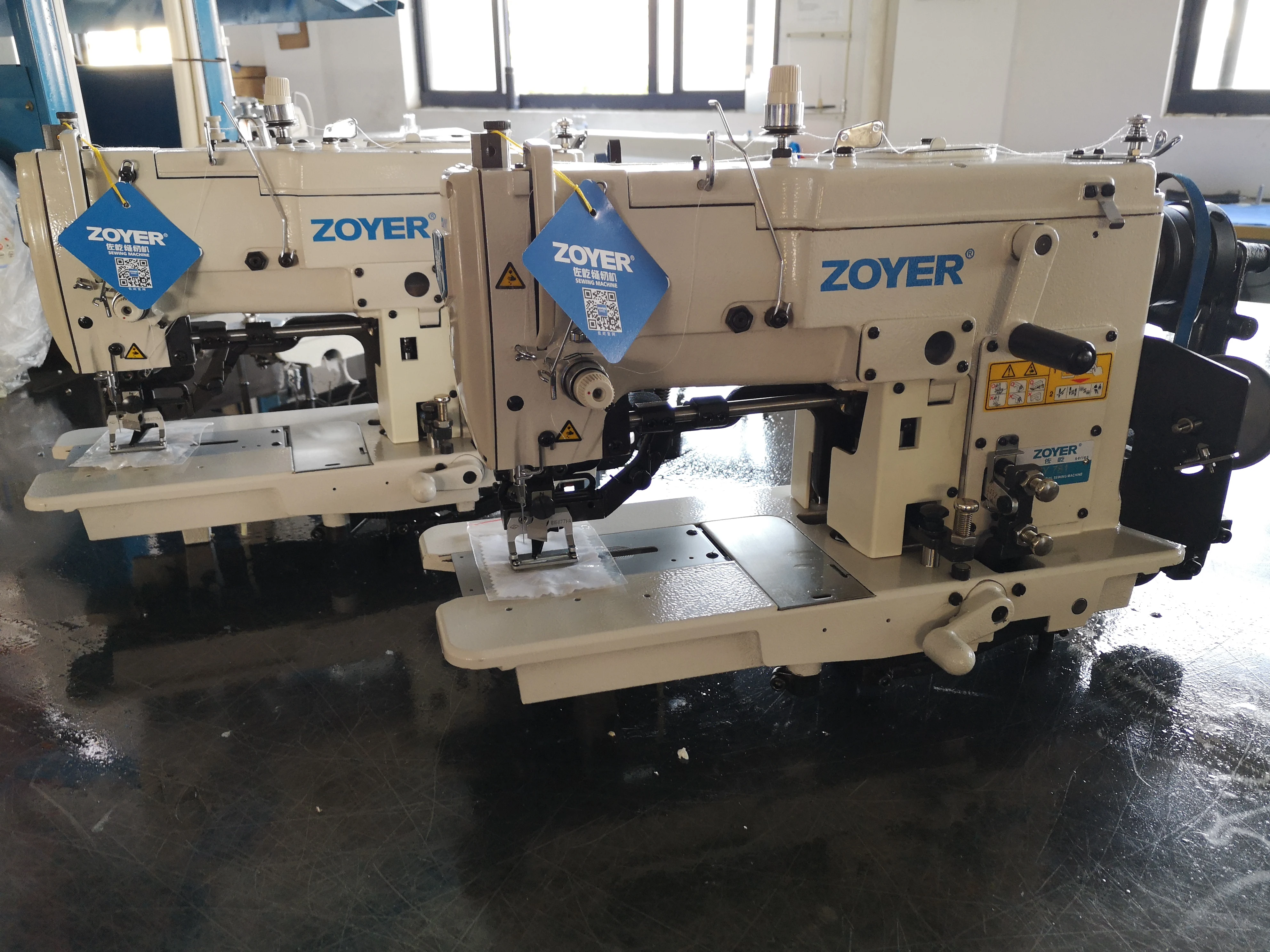 ZY781 550W Automatic Flat-Bed Sewing Machine Single Needle Lock Stitch Formation New Condition Metal For Garment Factories