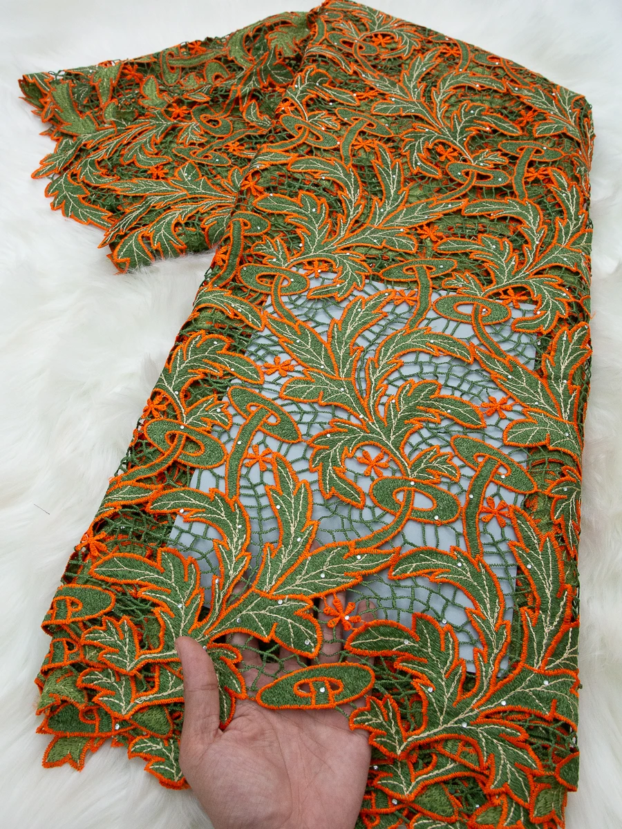Luxuriöser afrikanischer grün-orangefarbener Kordelspitzenstoff, 5 Yards Guipure-Spitzenstoff mit Blattstickerei für Damen-Abendkleider
