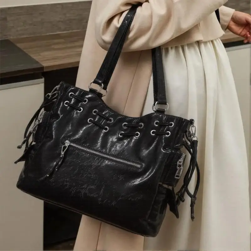 

A3PE Fashionable Large Underarm Bag with Studded Design Drawstring Crossbody Bags Women's Leather Handbags for Everyday Use