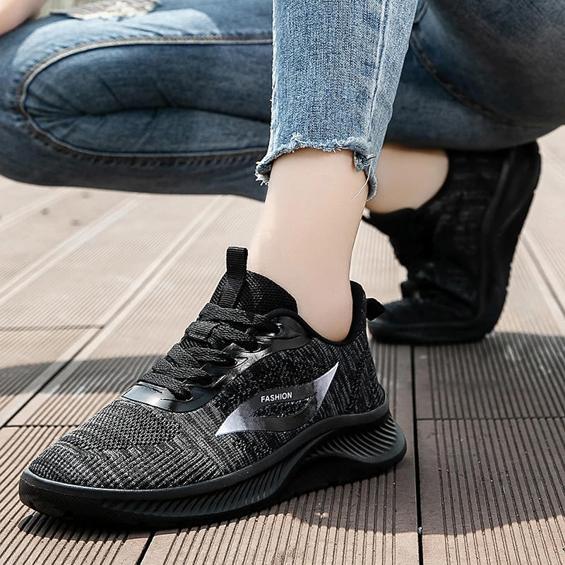2025 Autumn Black Knitted Shoes women breathable lightweight sports running shoes walking shoes for old lady antiskid sneakers