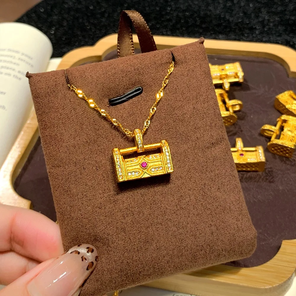 Hollow point drill hidden heart lock pendant small fashion design retro style collarbone chain 9999gold