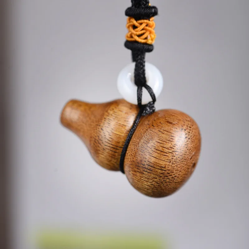 

Kalimantan Agarwood Gourd Pendant Butter Grain Soft Silk Old Material Cultural Play Small Ornament Festival Gift