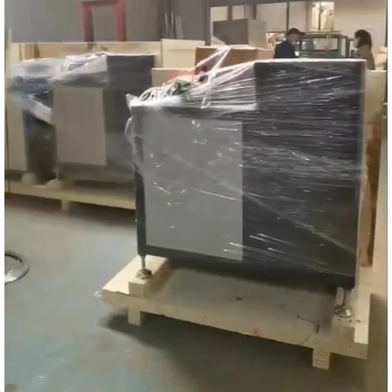 Geïsoleerde glazen hotmelt extruderen machine