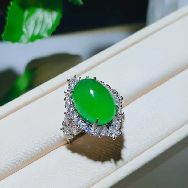 Fashion New Green Agate Inlaid Women's Exquisite Ring