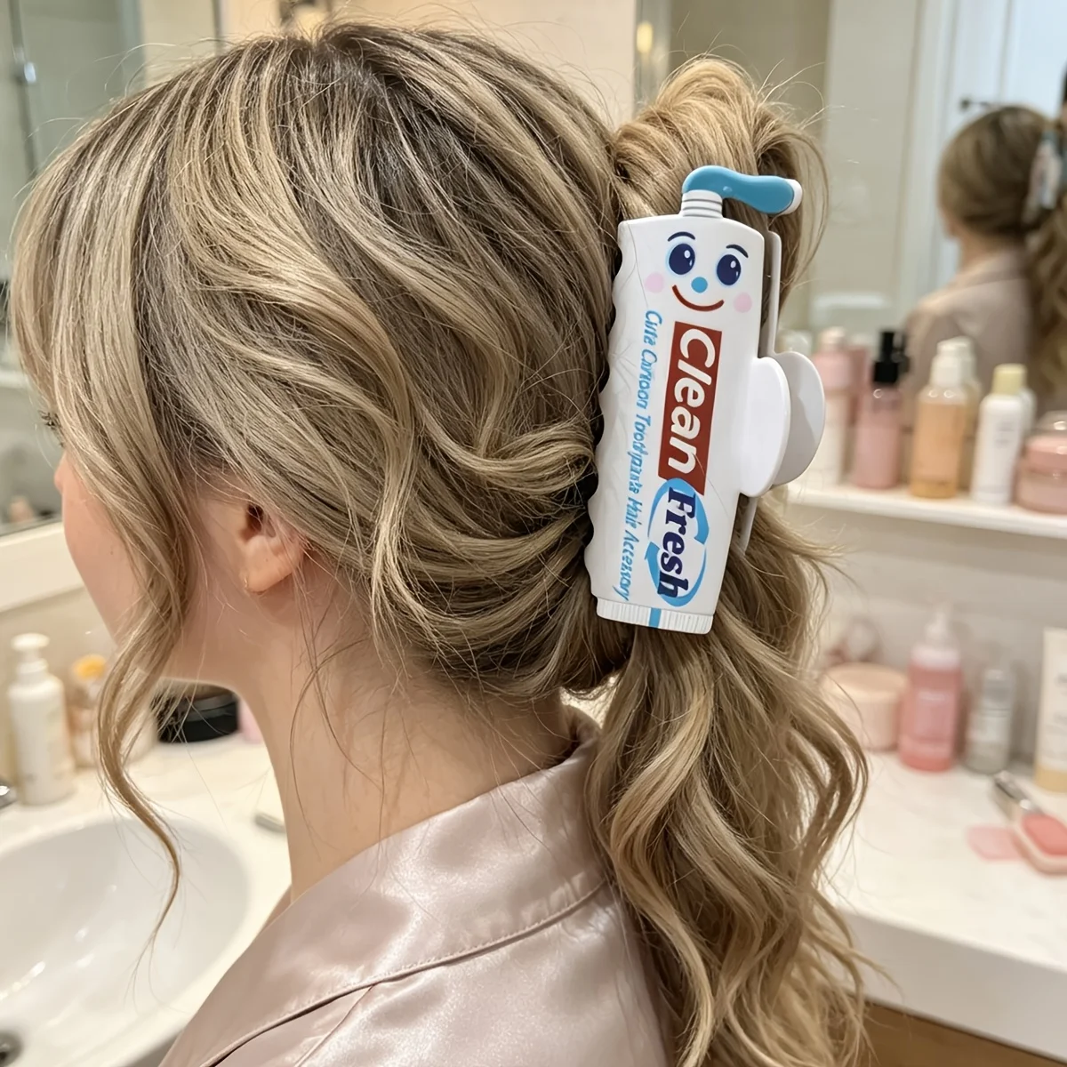 1pc Cute Cartoon Fun Toothpaste-Shaped Hair Clip, PVC Ponytail Sports Hair Clip, Large Universal Hair Claw for Women's Face view 6
