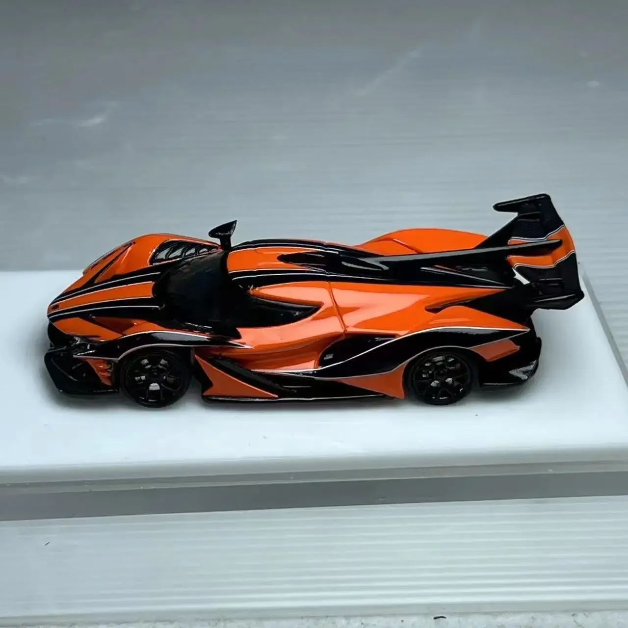 PEAKO x TOPART Model 1:64 IE Orange limited 999 Diecast Model Car