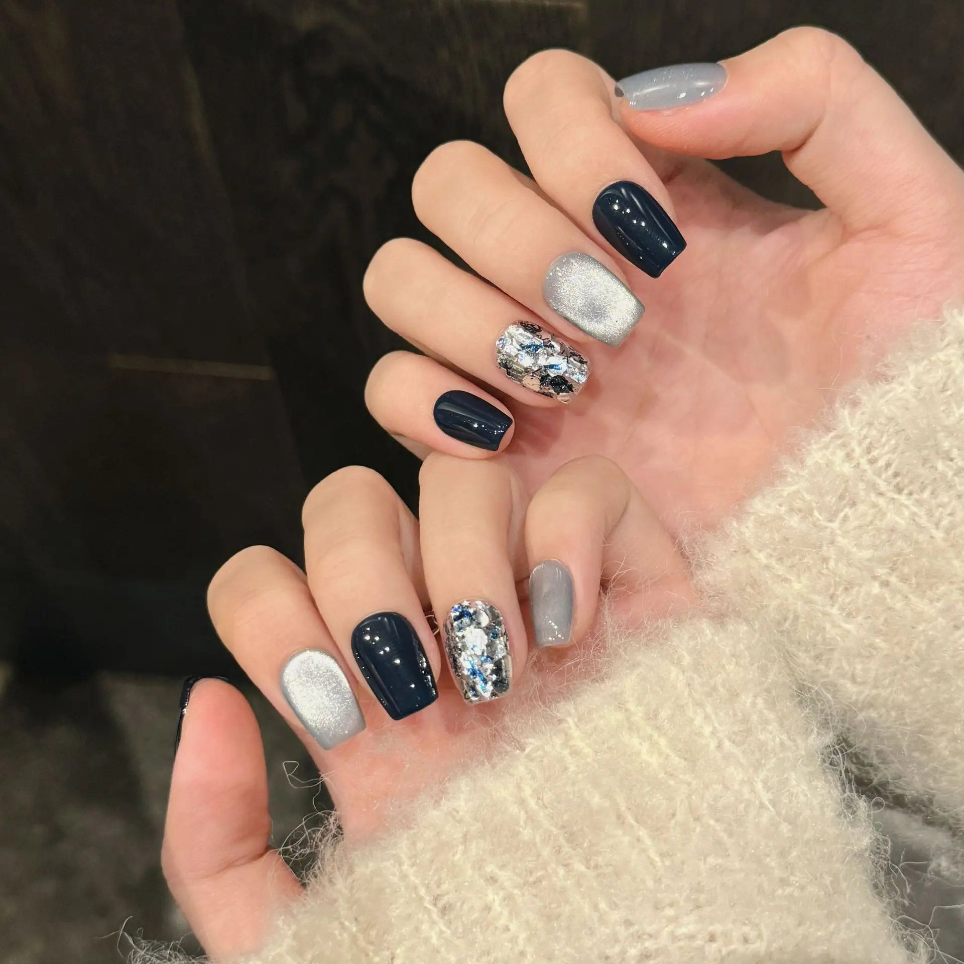 

10pcs Cat's Eye Handmade Fake Nails Art Glitter Design Full Cover Nail Tips Simple Short Square Wearable Press on False Nail Set