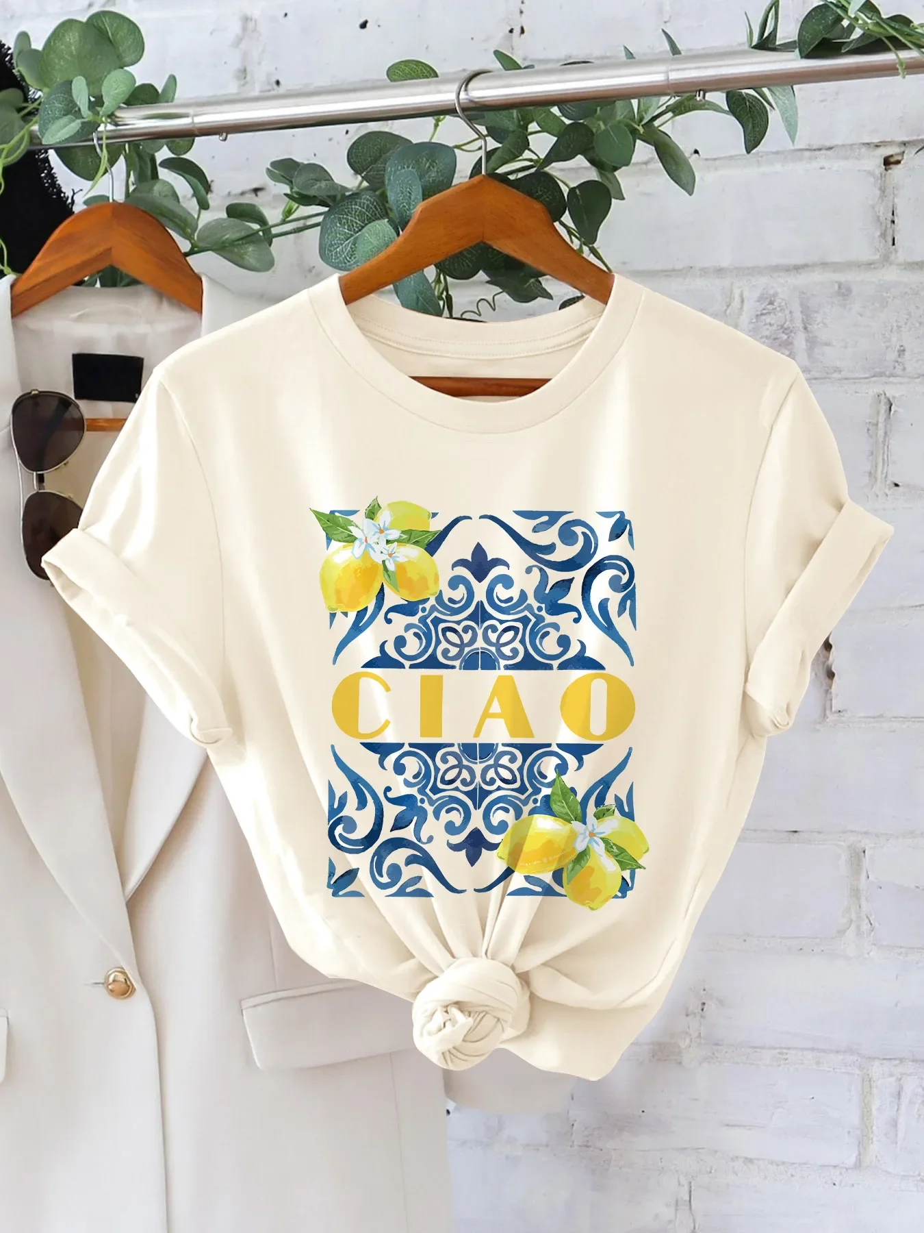 

Women'S Casual T-Shirt Round Neck Short Sleeve with CIAO Lettering and Lemon Print t-shirts for women