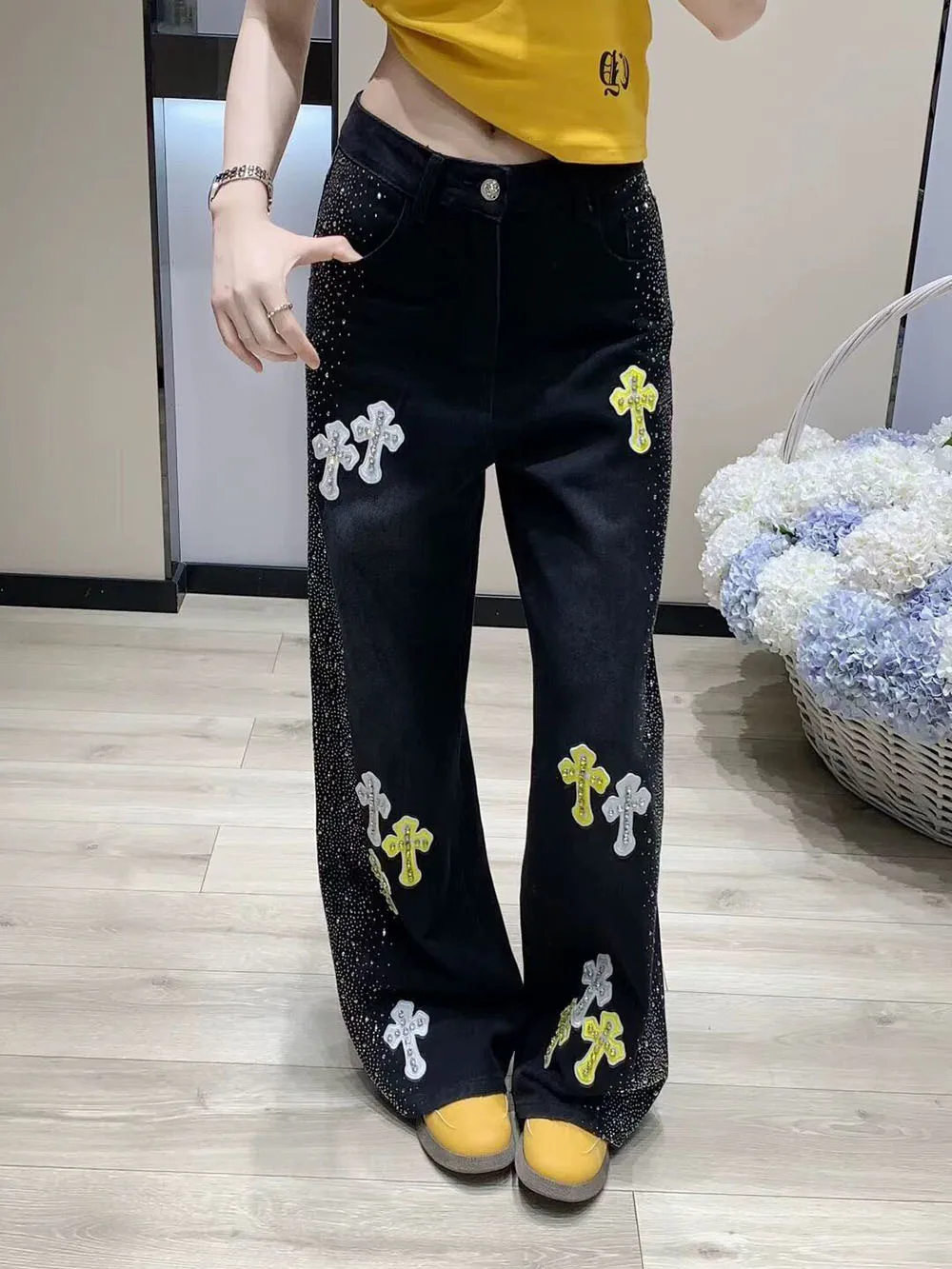 

Женские джинсы с высокой талией, прямые, свободные, широкие штанины, с кожаными нашивками и стразами, длинные брюки