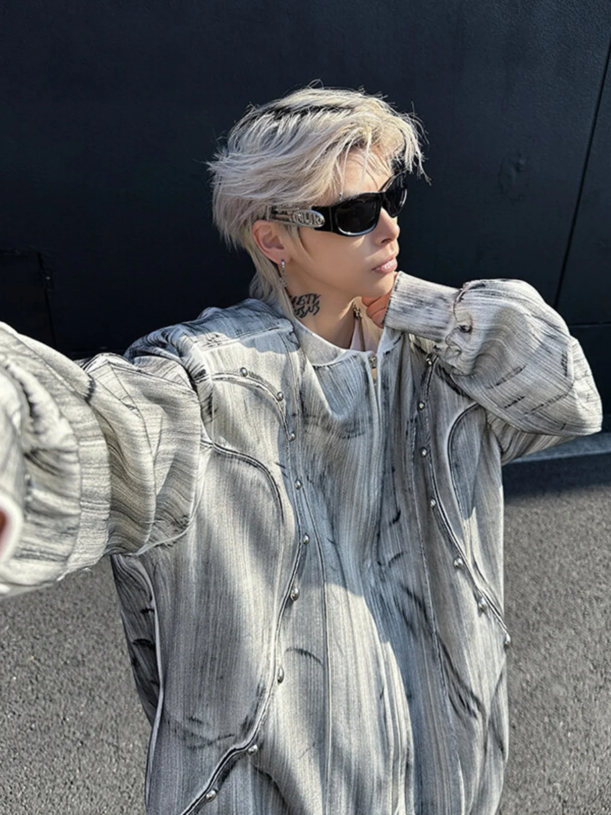

Retro American Style Men's Jacket with Rivets And Painted Weathered Design Spring Autumn Street Style High Street Fashion