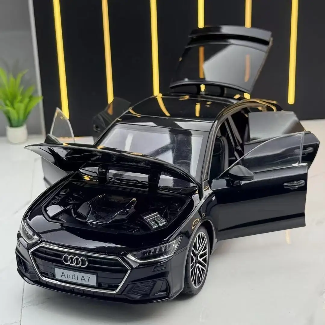 Modelo de coche de juguete Audi A7 1:24, vehículo de aleación fundido a presión, puertas con sonido y luz en miniatura, colección que se puede abrir, regalo para niño y niño