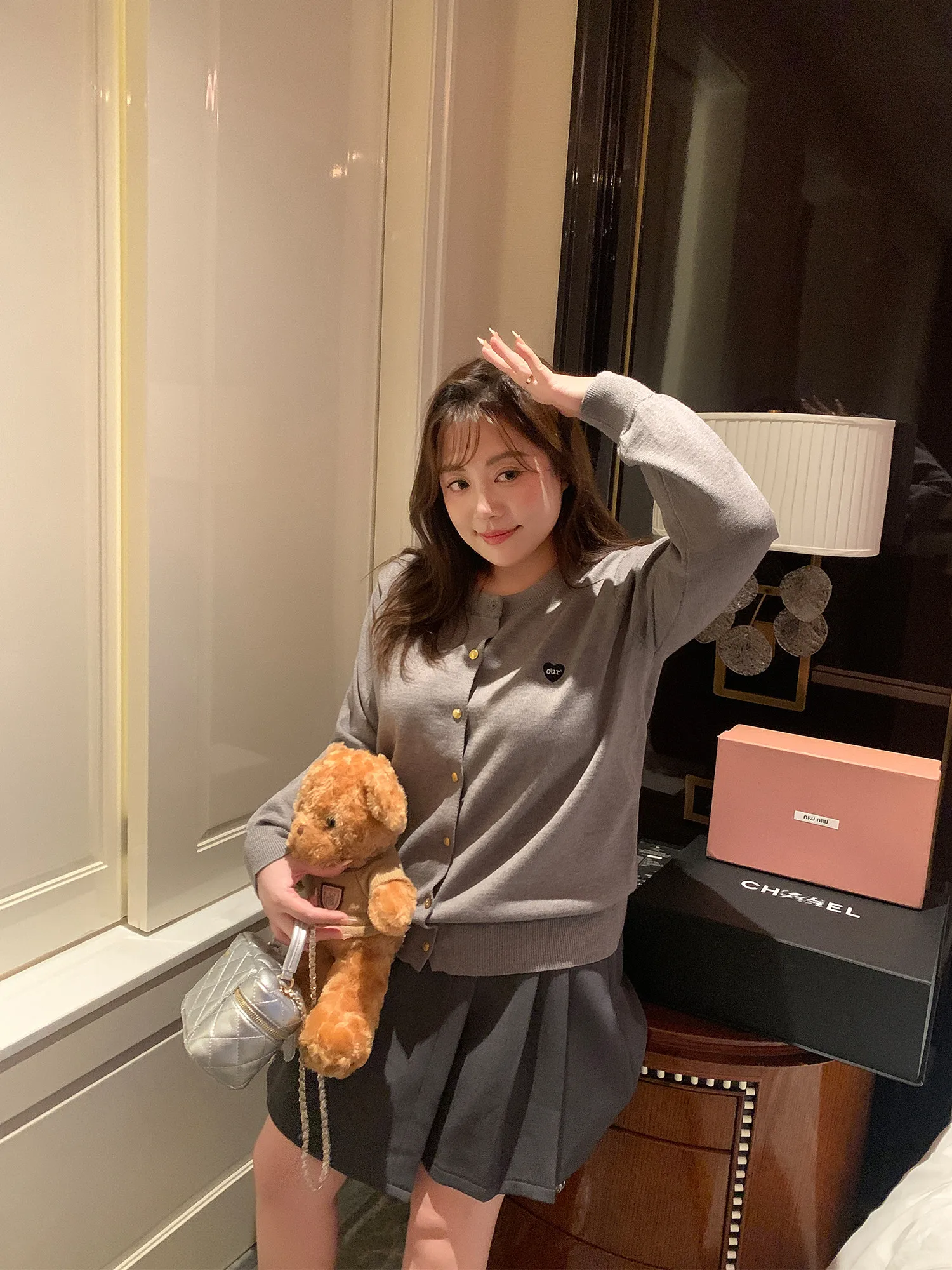 

Новинка осени: Женский вязаный кардиган больших размеров с вышивкой, свободного кроя, с круглым вырезом, с узором в виде сердечек, повседневный стиль