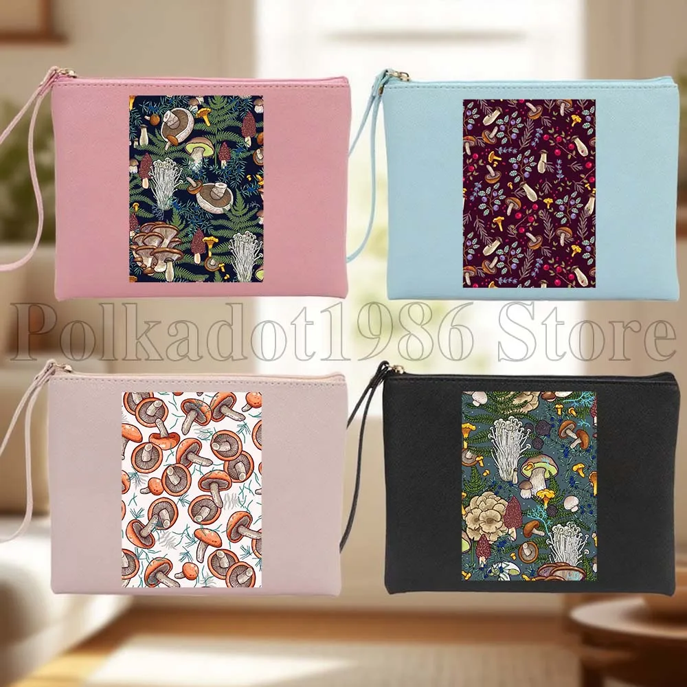 

Toxic Mushroom Berries Flowers Botanical Garden PU Leather Pouch Cosmetic Bag Fashion Purse Makeup Bag Waterproof Toiletry Bag