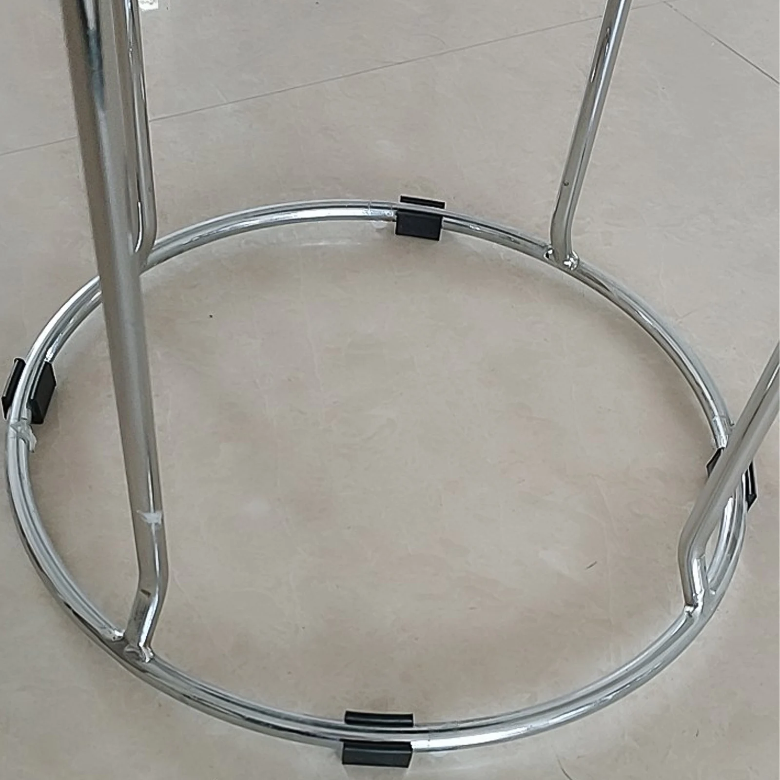 

40Pcs Chair Feet Covers Non-Skid Plastic U-Shape Furniture Protectors Reduce Vibration Noise Extend Service Use