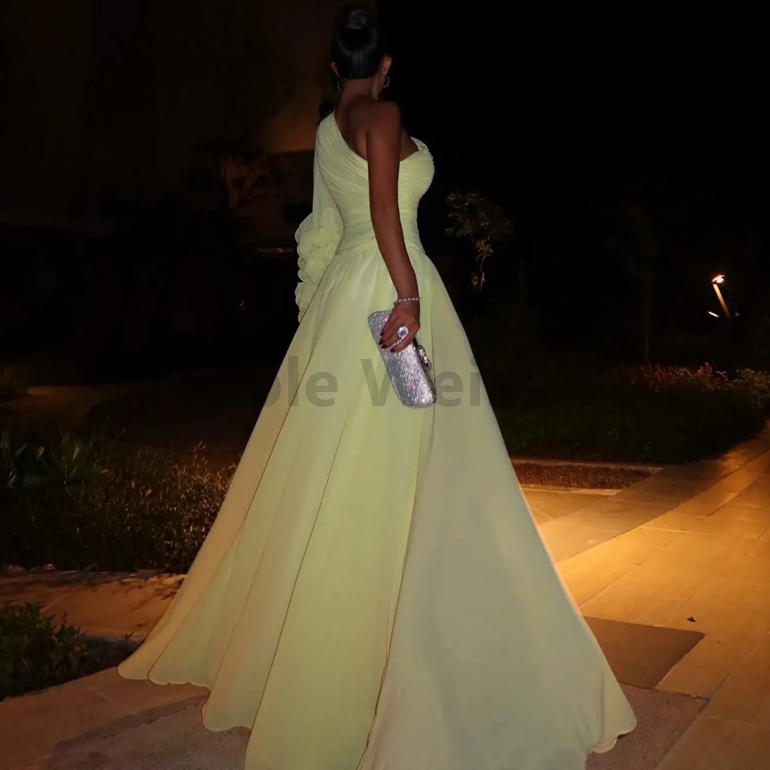 فستان سهرة شيفون بكتف واحد للنساء بطول الأرض فستان حفلات مطوي حسب الطلب