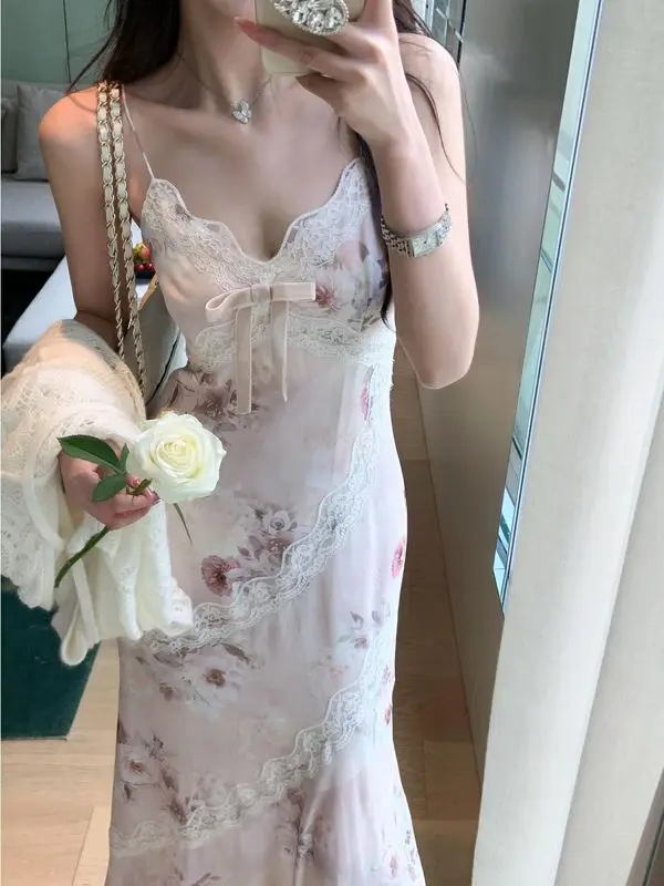 ฤดูร้อนหวานและเซ็กซี่Bodyconชุดลูกไม้สําหรับผู้หญิงVคอไม่สมมาตรHem Slim Fitสปาเก็ตตี้ชุดชาY2Kสาวร้อนสไตล์