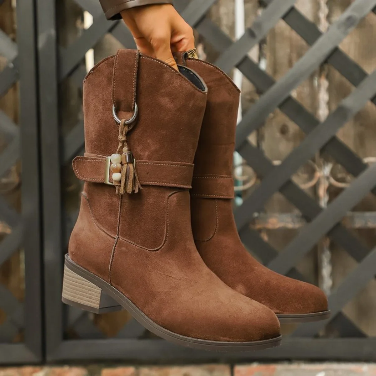 

New thick-soled women's shoes for autumn and winter, petite slimming and versatile boots, elastic suede ankle boots