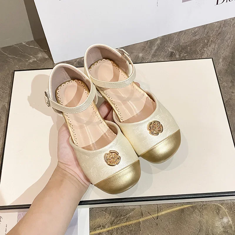 

2025 Summer New Children's Leather Shoes Fashion Flower Girls' Princess Shoes Soft Bottom Anti Slip Baby Flat Casual Sandals