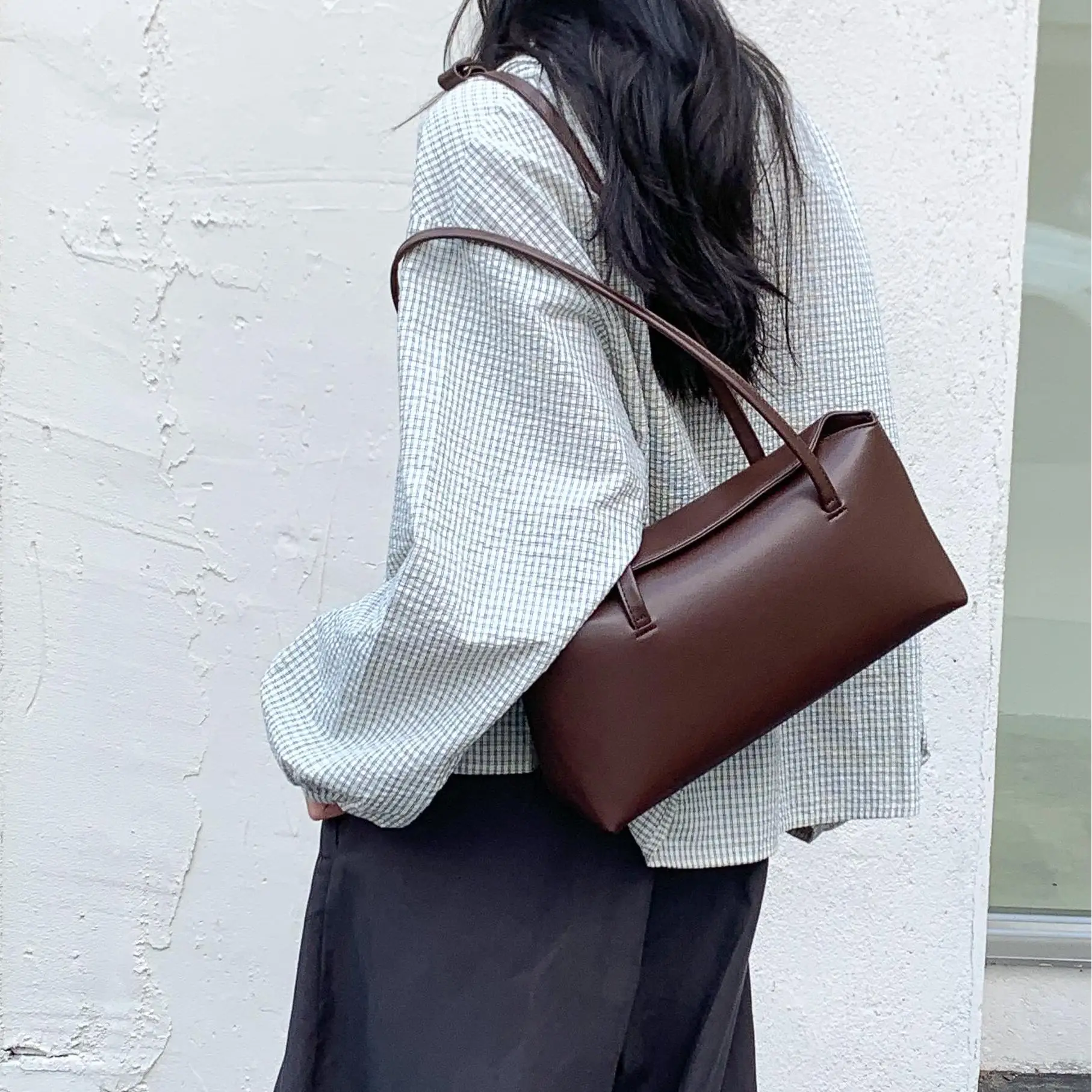 Women's Underarm Bag Fashionable Retro Commuter Handbag Trendy Single Shoulder Bag for Daily Use High-End Sensation