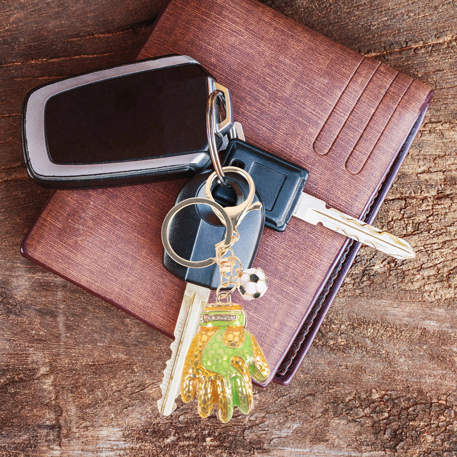 

Glove Shaped Football Goalkeeper Gloves Keychain Stylish Lightweight Decorative Hanging Chain for Car Bag Backpack Purse