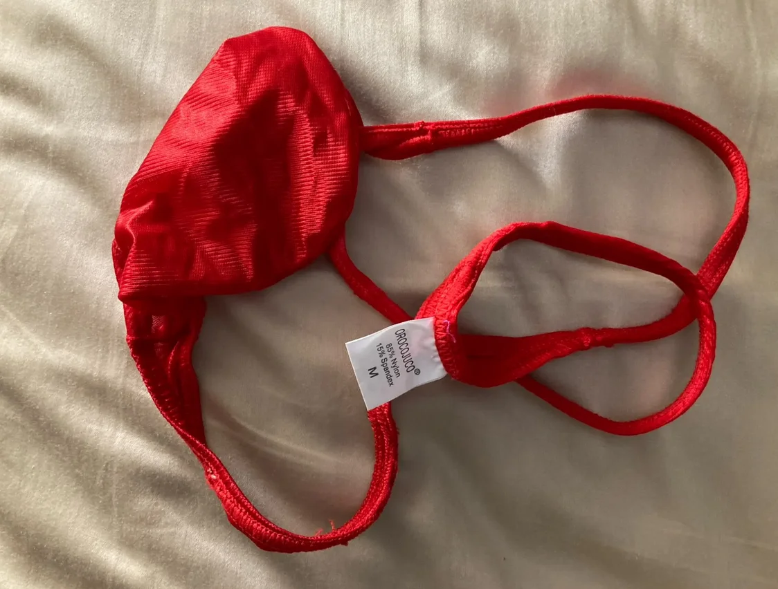 

Men's Thongs Shiny Nylon Underwear Ultrathin Tangas Men Bikini Lingerie Pouch G-String Cheeky Stretchy Micro Briefs