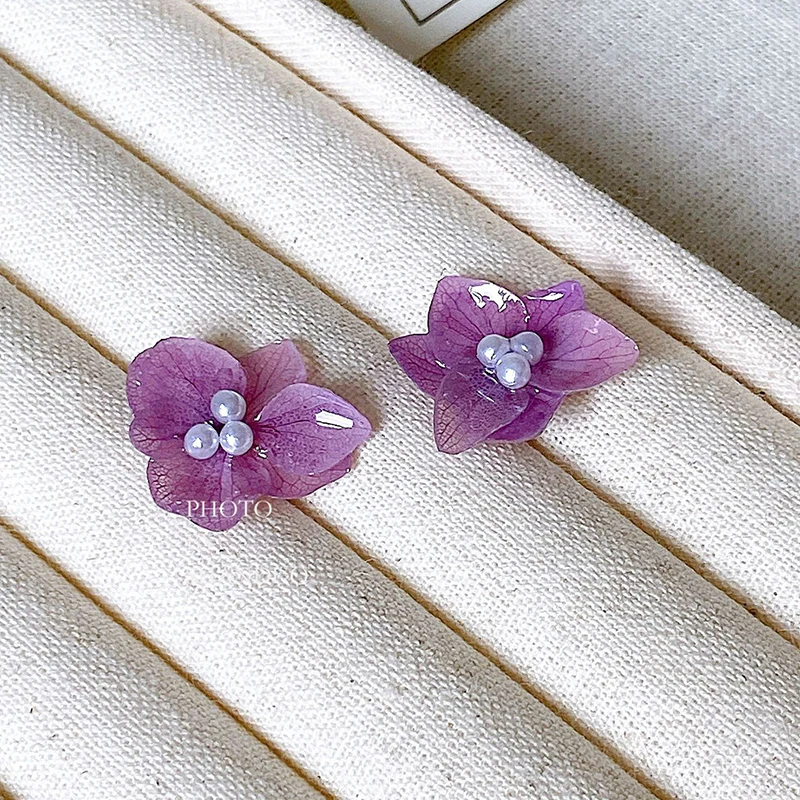 

Colorful Hydrangeas Natural Flower Earring Elegant Epoxy Resin Handmaking Pressed Flower Earrings Cute Floral Statement Jewelry