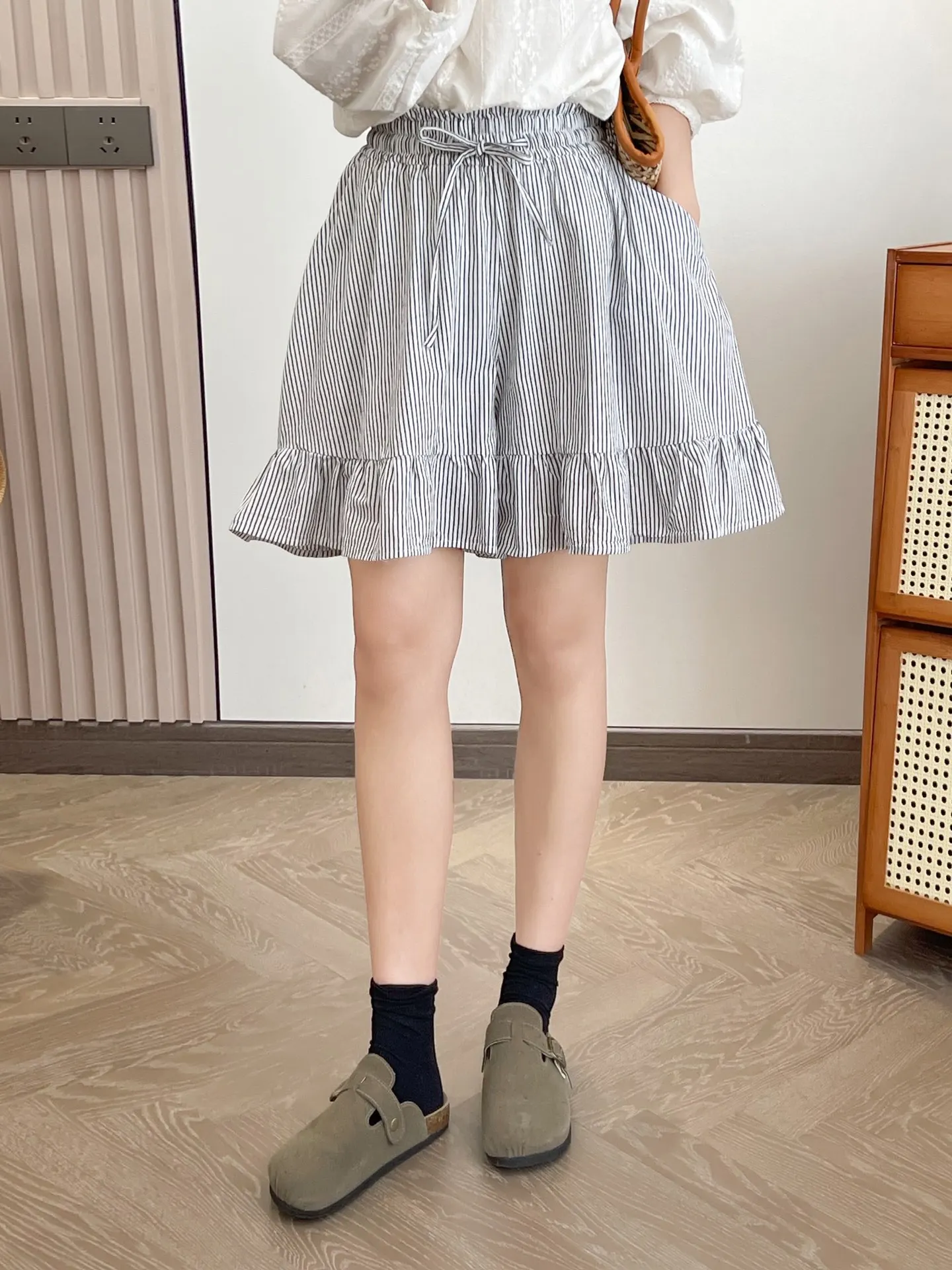 

Летние свободные шорты с высокой талией в полоску, с кружевным поясом, широкие, повседневные, модные, универсальные, из хлопка