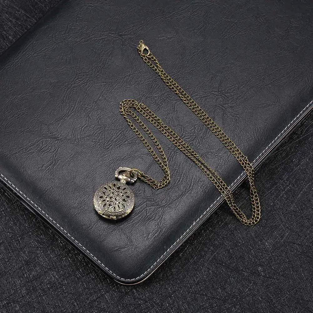 1Pcs Fashion Vintage Women Pocket Watch Alloy Retro Hollow Out Flowers Pendant Clock Sweater Necklace Chain Watches Lady Gift