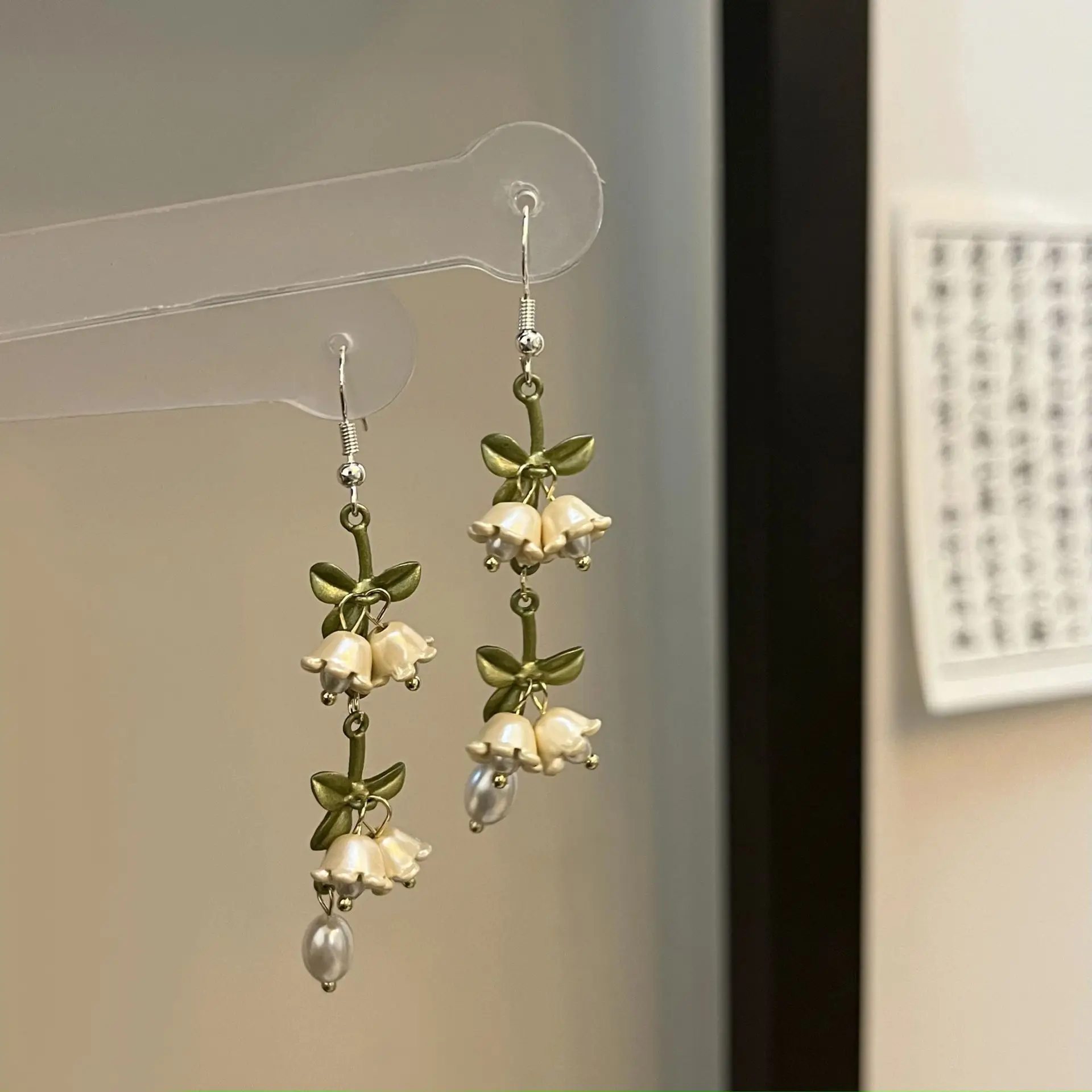 New Chinese Fashion Flower Shaped Earrings for Women Vintage Jade Stone Long Tassel Elegant Jewelry Ethnic Hanfu Accessories