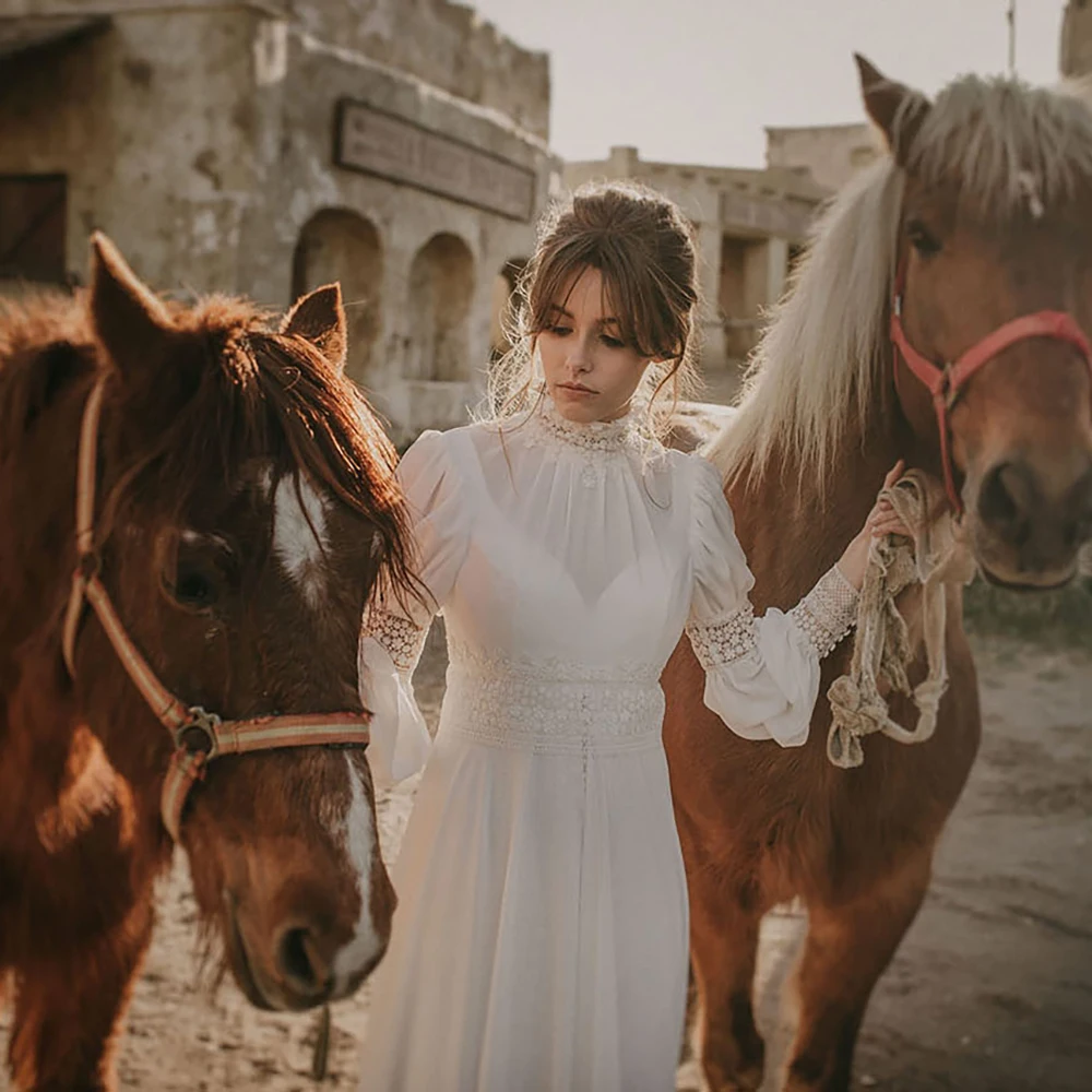 Robe de mariée en mousseline de soie style victorien, coupe trapèze, col haut, manches longues, trou de serrure, dos plissé, dentelle, rétro des années 1920