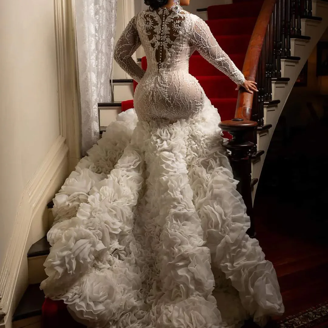 Abiti da sposa da sposa a sirena a strati in pizzo a maniche lunghe con scollo a V di lusso Abiti da sposa personalizzati per le donne