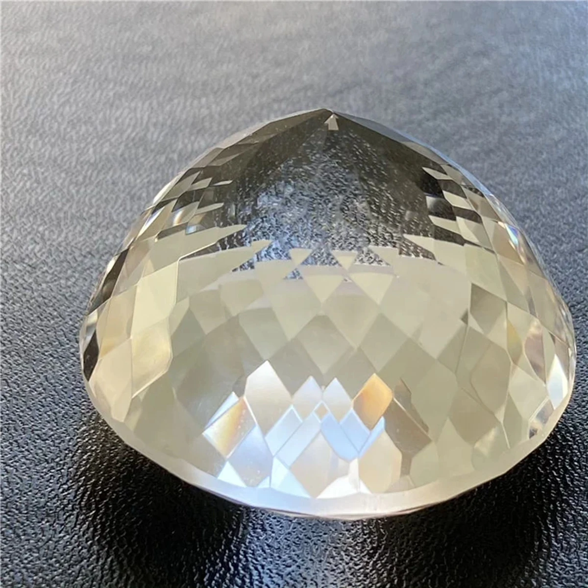 50mm 60mm 80mm 100mm Round Synthetic White Sapphire Stone for Decoration