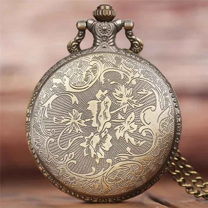 Antique Engraved Wolf Animal Design Full Hunter Quartz Analog Pocket Watch for Men Women Arabic Number Clock Necklace Chain