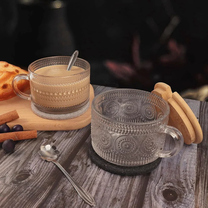 Vintage Kaffee Glas becher 2er-Set, Glas Kaffee Tee tassen mit Bambus deckel, Untersetzer und Löffel, 15 Unzen klar geprägt