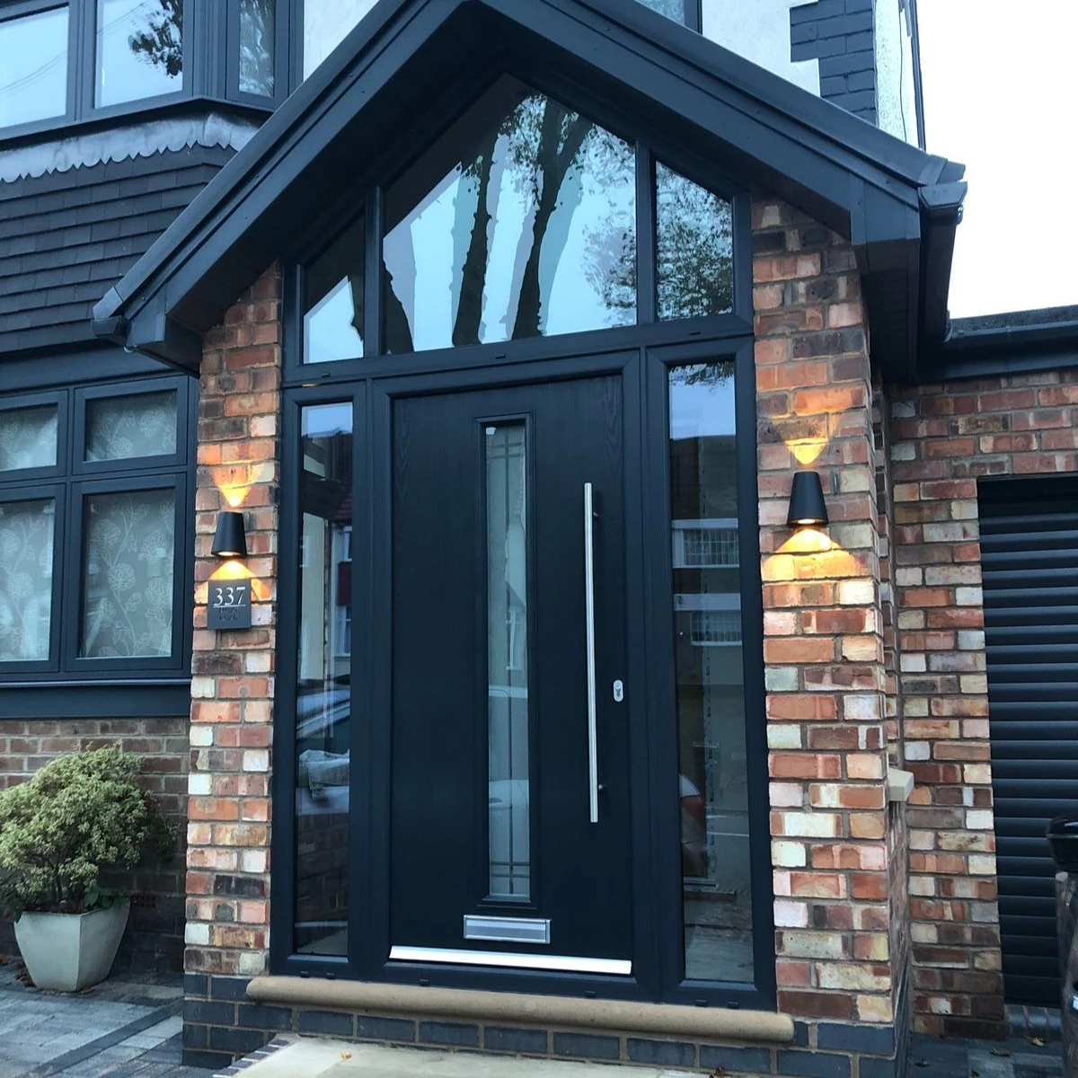 Modern Swing Entrance Door Weather Resistant Lockable Aluminum Front Door Apartments Town Houses Anti-Theft Secure Entry Doors