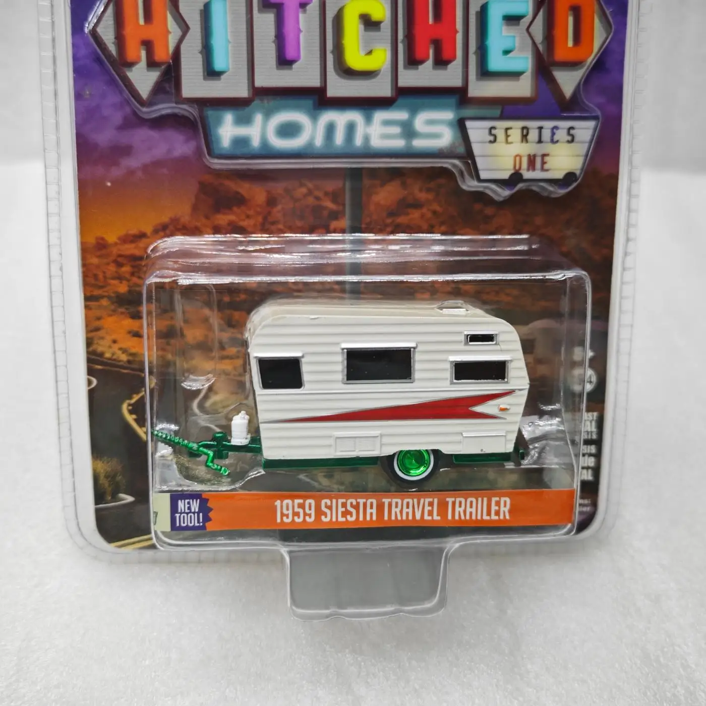 

1:64 Green Light Siesta Travel Trailer Camping Wagon Case Advanced Car Model Child Boy Birthday Gift Collection