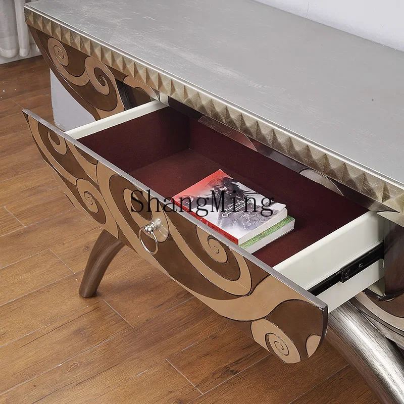 FG Light LuxuryCorridor End View Terrace Villa Silver Foil مدخل طاولة الممر #1