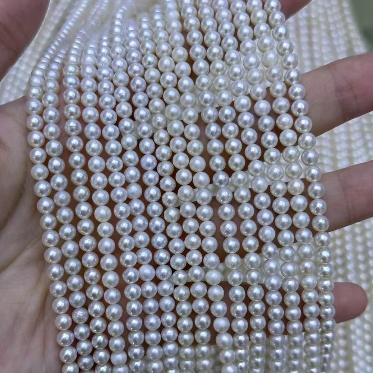 

Natural Freshwater Pearl 4-4.5mmAAAAA Glitter Round Exquisite Loose Bead Jewelry Making DIY Necklace Bracelet Women Wedding Gift