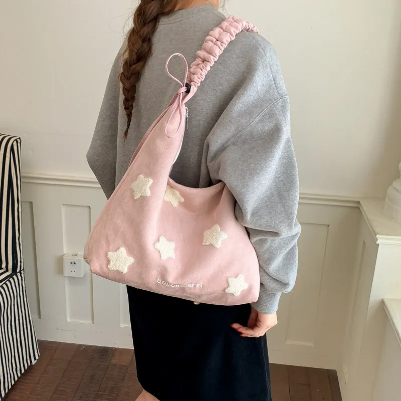 Korean-style sweet and large-capacity star-embroidered shoulder bag for women2026New autumn/winter collection: a stylish and cas