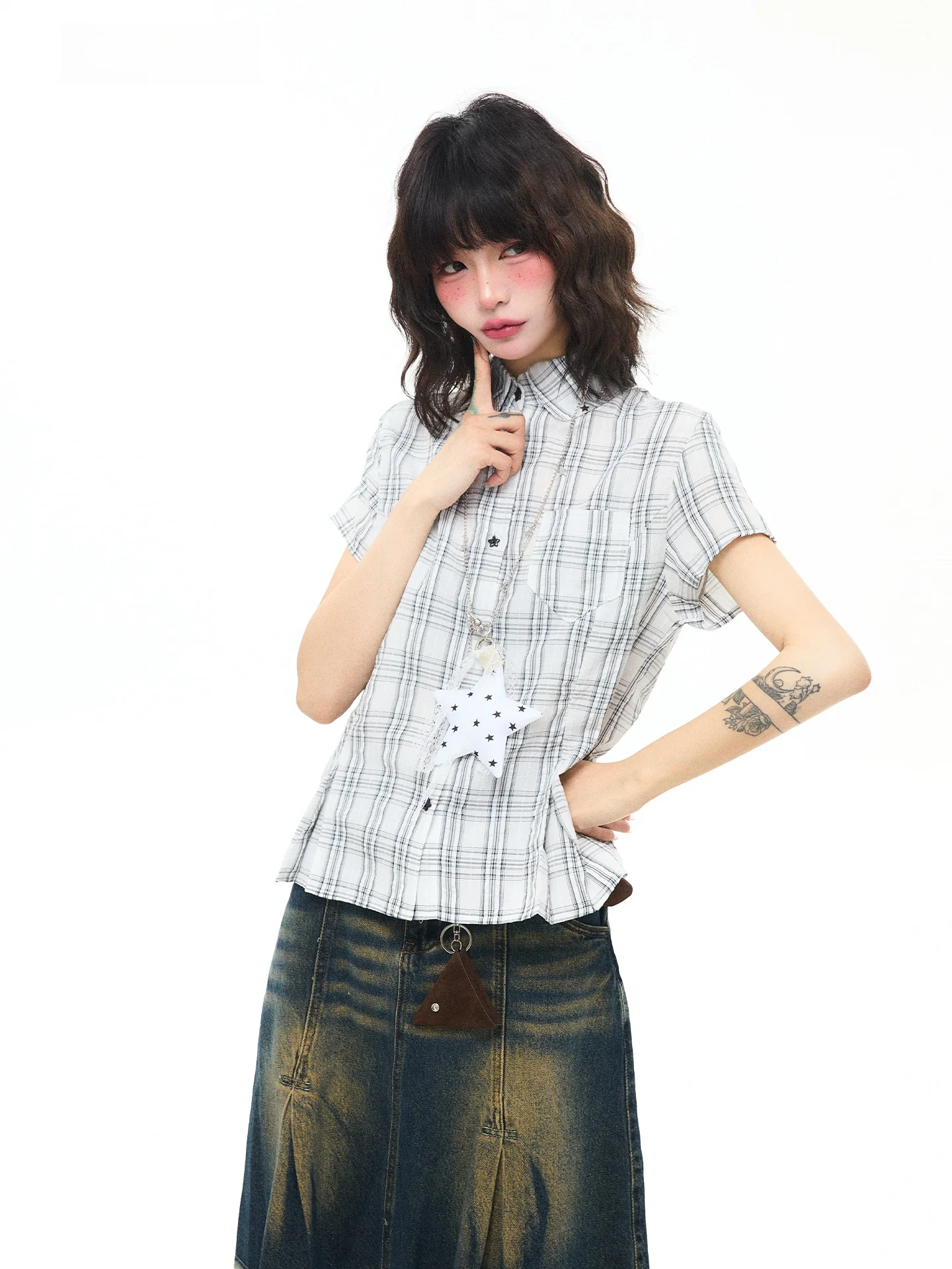 

Astrsk Korean Style Short Sleeve Slim Fit Shirt for Women with Star Decoration Plaid Pattern Spring Summer Top Women's Fashion