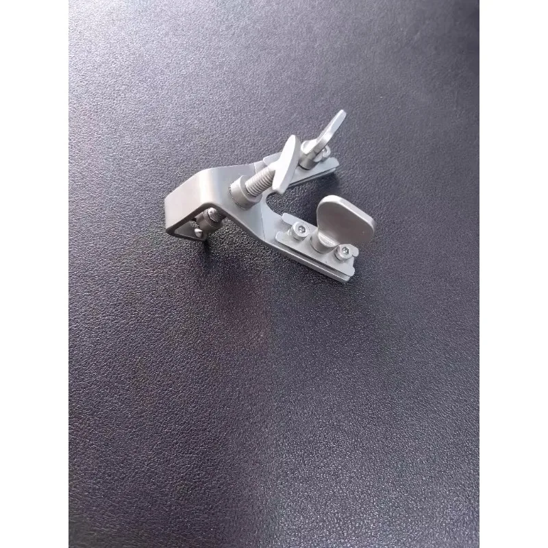 cranial fixator, flexible shaft fixator, serpentine retractor, serpentine.
