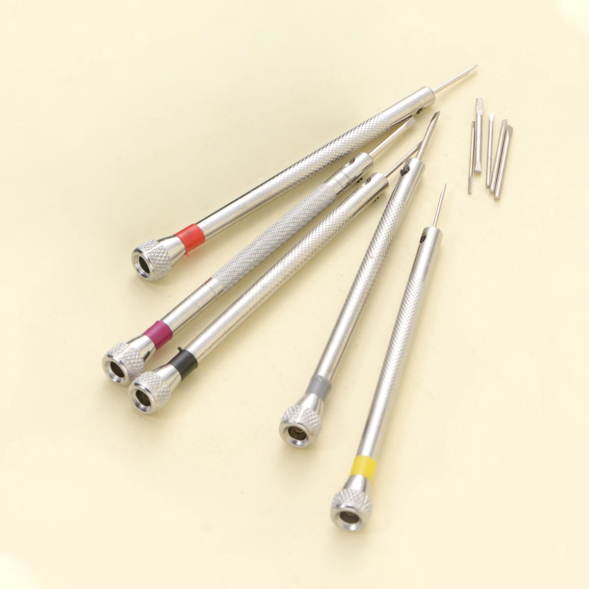 

Portable 5Pcs Metal Screwdriver Repair Kit For Glasses Watches Sunglasses Jewelries With Pouch