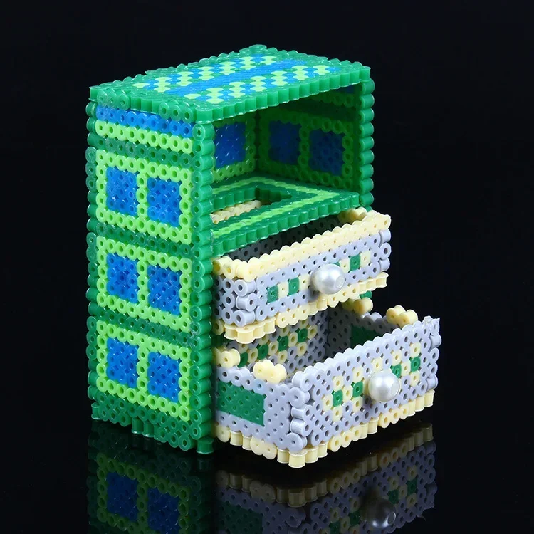 Fai da te in plastica 5mm Perler Hama Perline Fusibile Perline Giocattoli Materiale ecologico Pegboard Ferro Pixel Puzzle Regalo di compleanno per le ragazze dei ragazzi